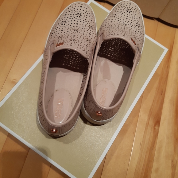 Michael Kors shoes - Picture 5 of 13